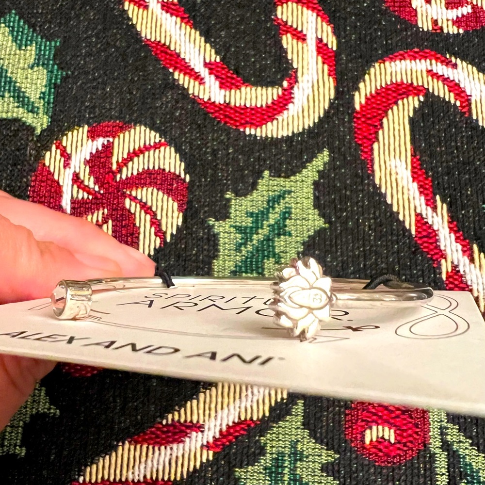 Alex and Ani Lotus Peace Petals CUFF Sterling Silver Bangle Bracelet RARE - Picture 5 of 6